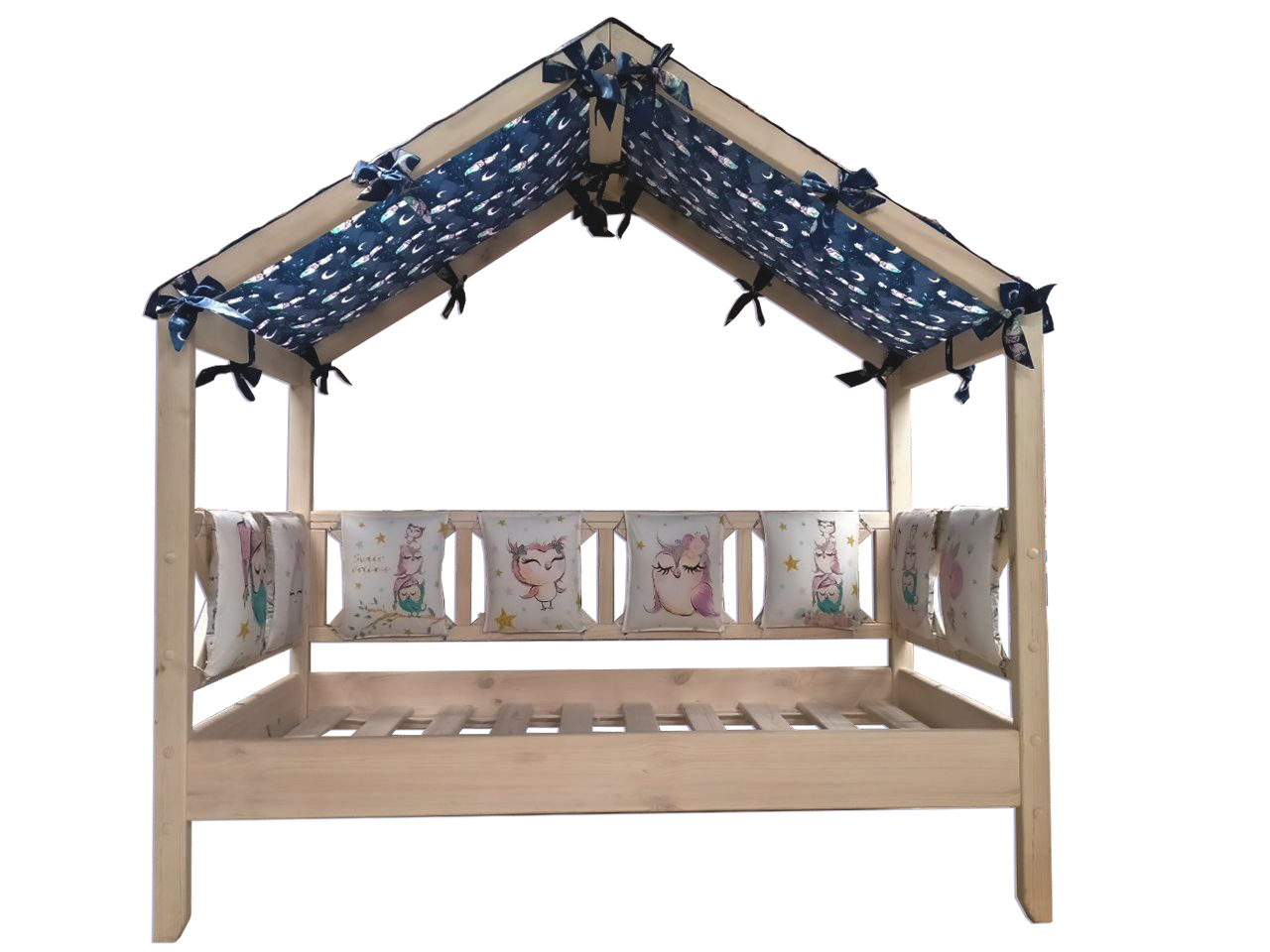 Кровать-домик с текстильной крышей